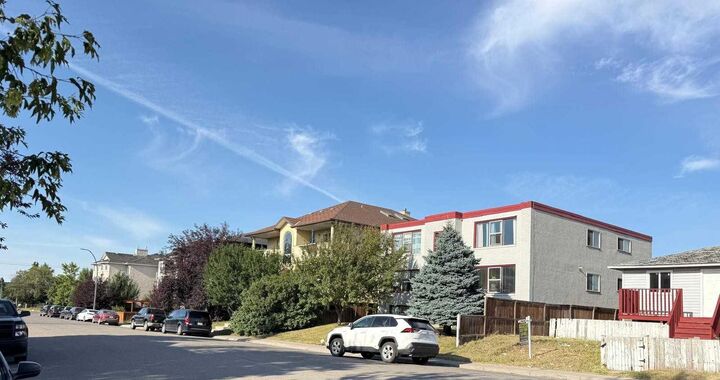 Property Photo: 1718 37 Street SE AB T2A 1E8