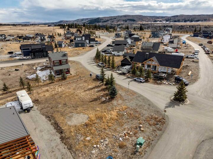 Property Photo: 130 Cottageclub Court AB T4C 1B1