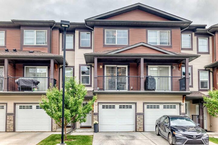Property Photo: 512 Sage Hill Grove NW AB T3R 0Z8