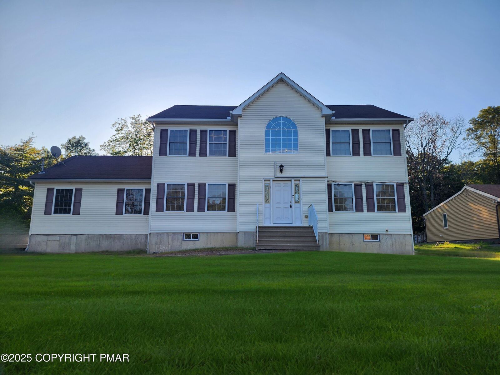 Property Photo:  283 Pocono Boulevard  PA 18324 