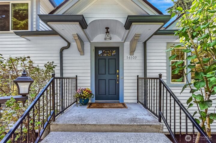 Property Photo: 14309 19th Avenue NE WA 98125