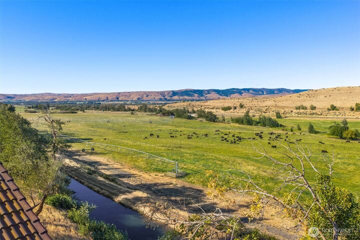 Property Photo:  620  Clarke Rd  WA 98926 