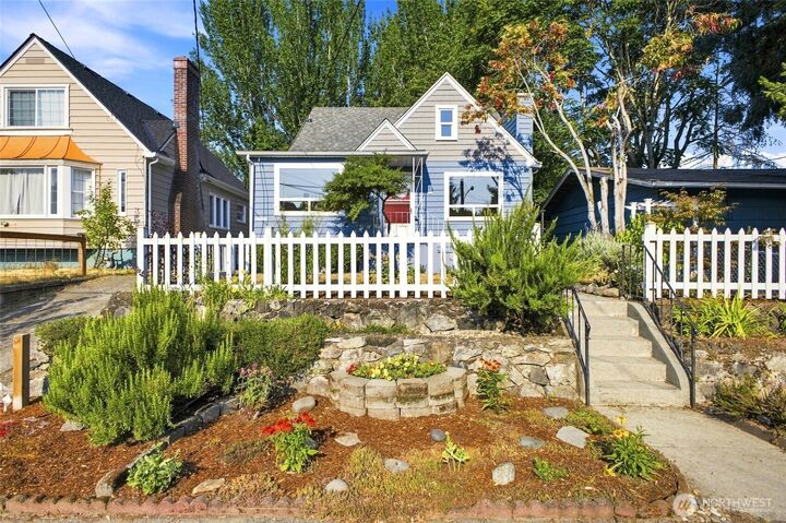 Property Photo:  1011  High Avenue  WA 98337 