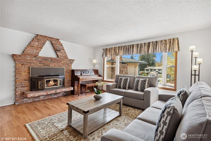 Property Photo: 2010 N 153rd Street WA 98133