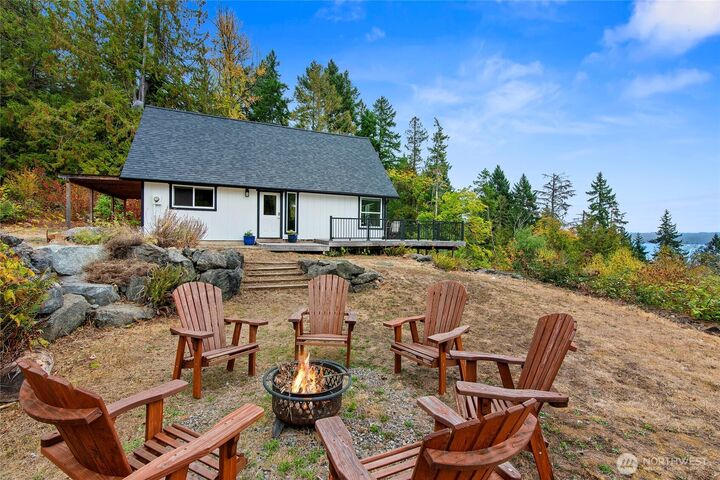 Property Photo: 304292 Highway 101 WA 98320