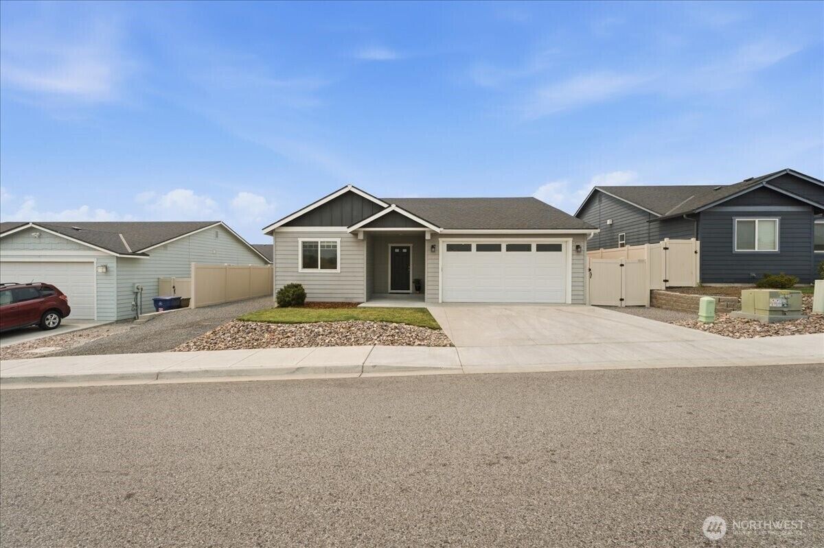 Property Photo: 148 S Nevada Avenue WA 98802