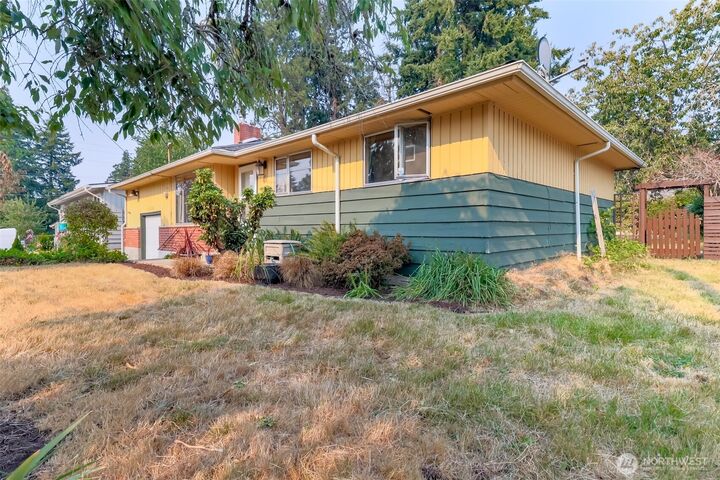 Property Photo: 31226 6th Avenue S WA 98003