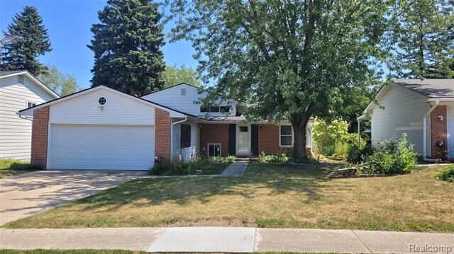 Property Photo: 691 Jamestown Road MI 48326