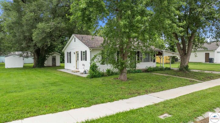 Property Photo: 1905 E 6th MO 65301