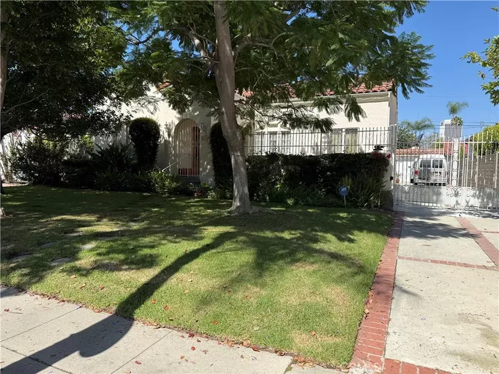 Property Photo:  909 S Cochran  CA 90036 