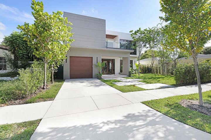 Property Photo:  685 NE 81st St  FL 33138 