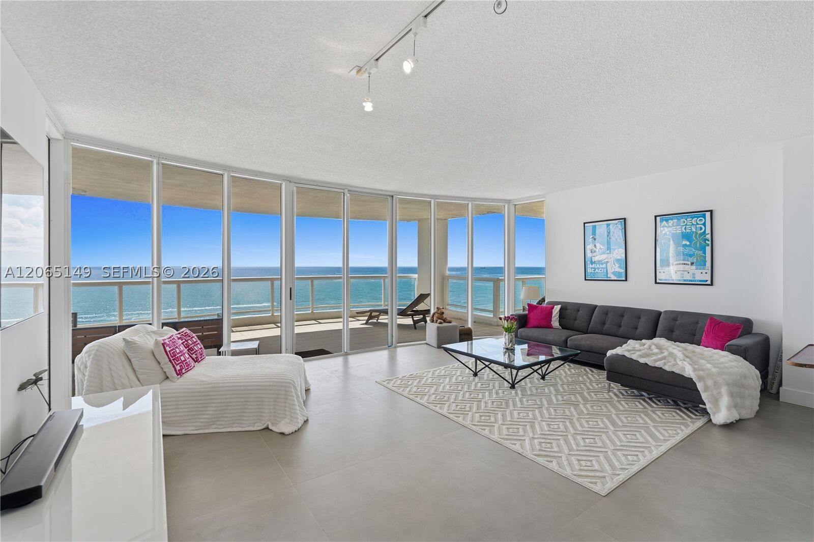 Property Photo:  4201 Collins Ave 1503  FL 33140 