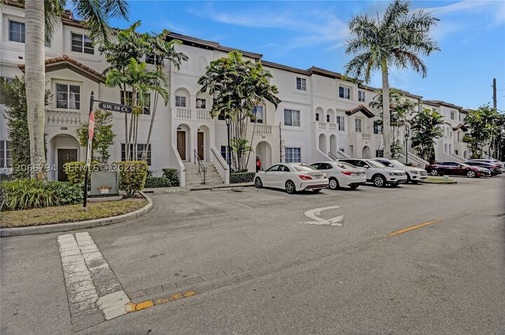 Property Photo: 12600 SW 50th Ct 425 FL 33027