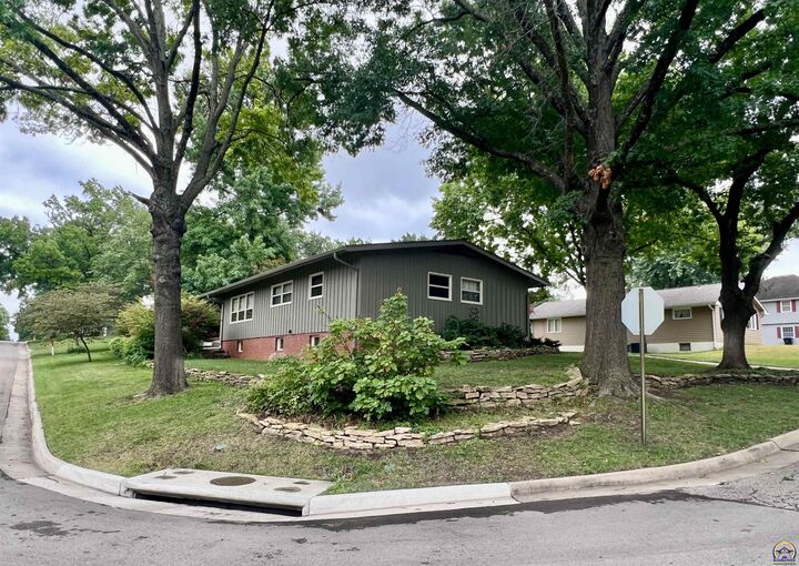Property Photo: 2860 SW Plass Ave KS 66611