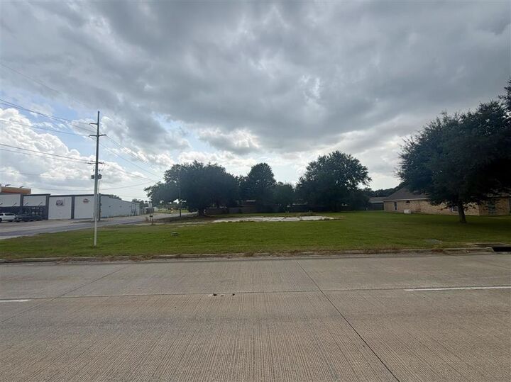 Property Photo: 5434 Gerstner Memorial Boulevard LA 70607