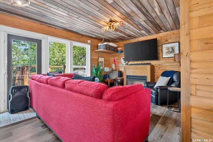 Property Photo:  459 5th Street E  SK S0G 4C0 