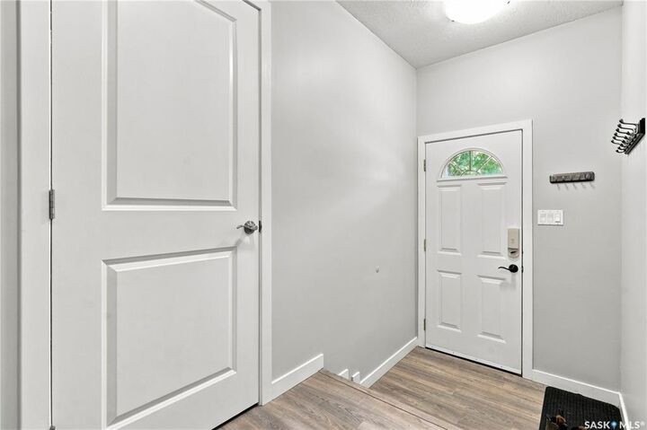 Property Photo:  1227 Pascoe Drive E  SK S6H 7A2 