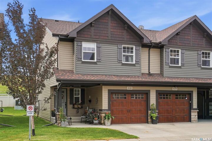 Property Photo: 150 Langlois Way 608 SK S7T 1C8