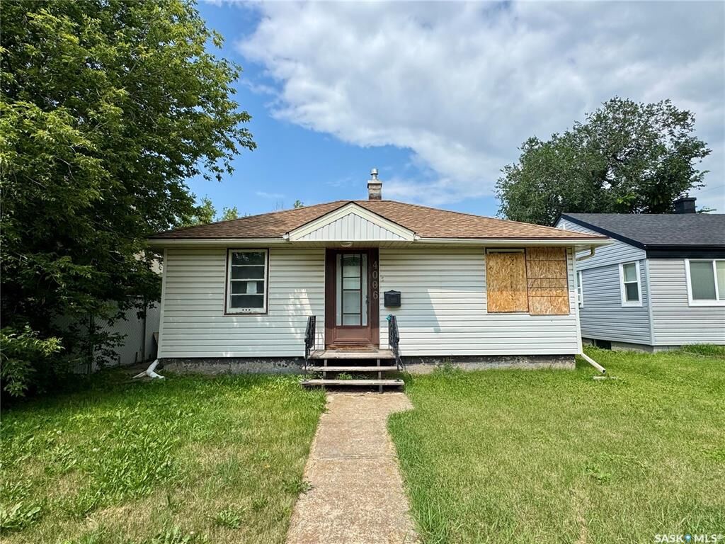 Property Photo: 4006 4th Avenue SK S4R 0V9