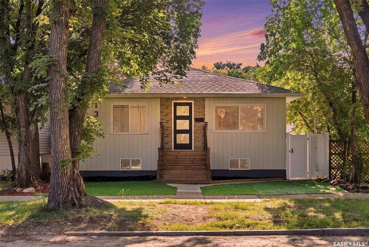 Property Photo: 1310 B Avenue N SK S7L 1G5