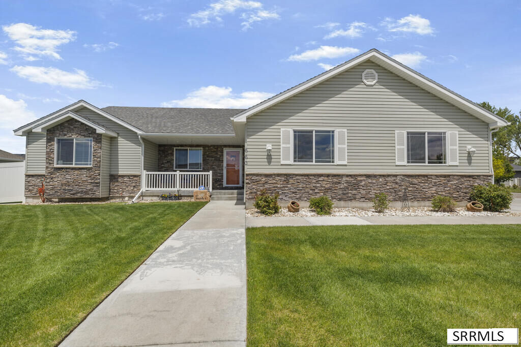 Property Photo:  660 Regency Lane  ID 83402 