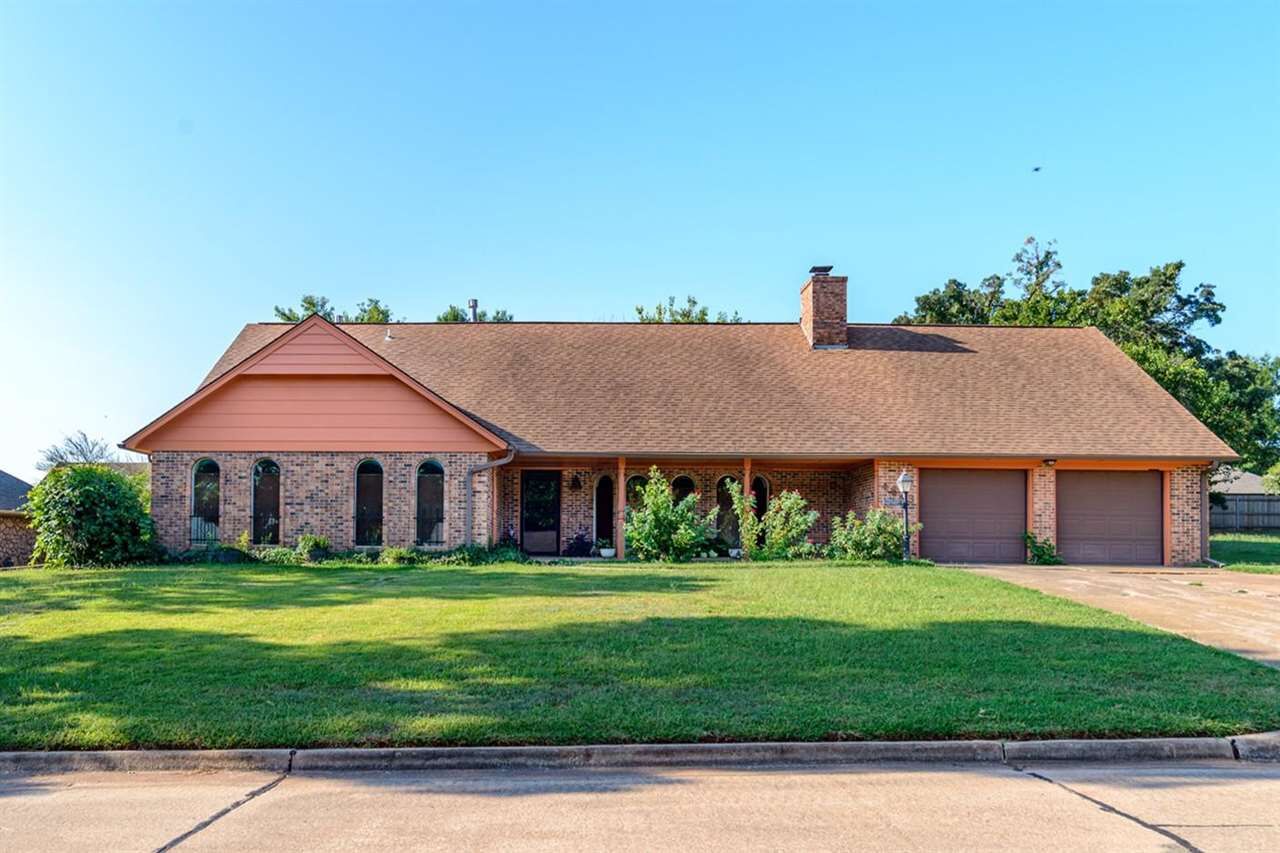 Property Photo:  4823 W Woodland Drive  OK 74074 