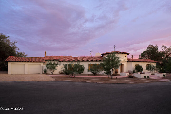 Property Photo: 2802 E Vía Rotunda AZ 85716
