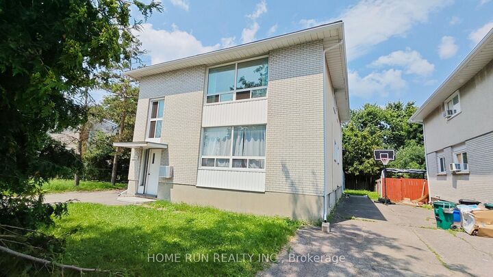 Property Photo: 1023 Meadowlands Drive ON K2C 0K5