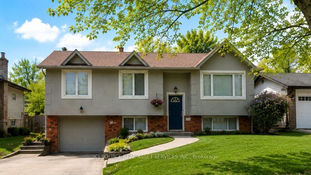 Property Photo: 699 Castleguard Crescent ON L7N 2W7
