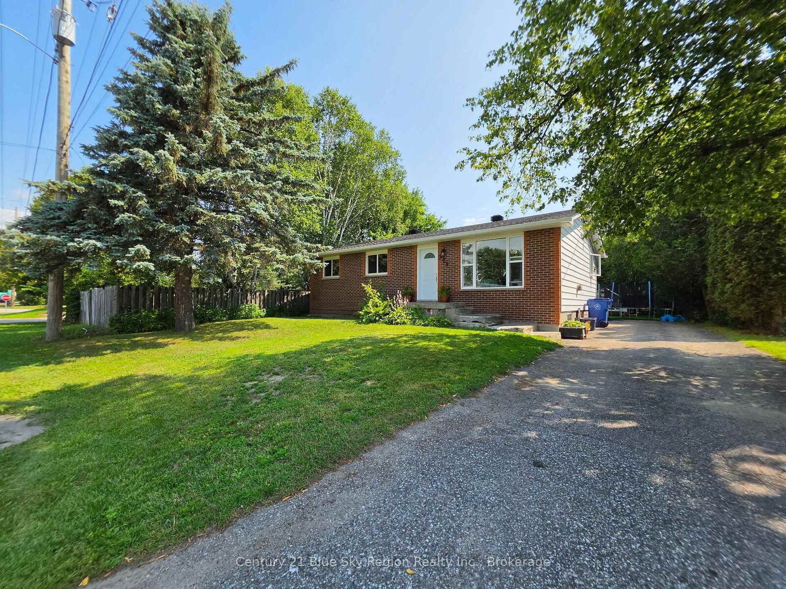 Property Photo: 324 King Street ON P2B 3A9