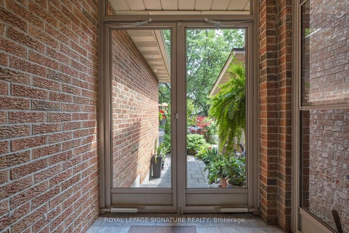 Property Photo: 32 Richwood Drive ON L3P 3Y6
