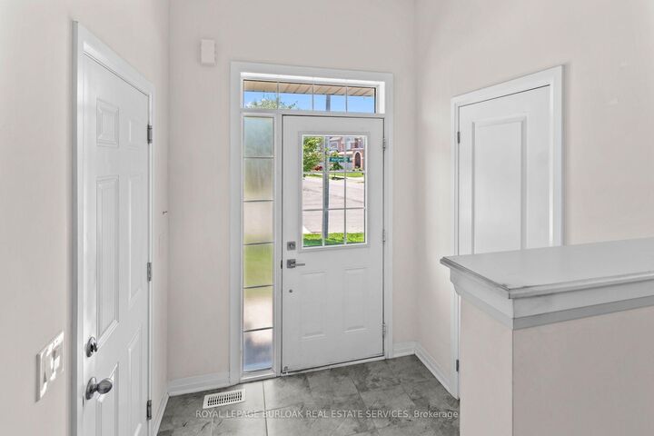 Property Photo:  4042 Maitland Street  ON L3J 0R6 
