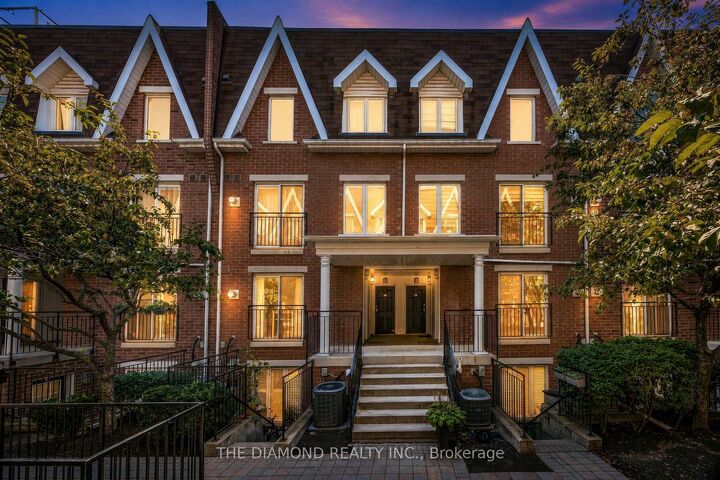 Property Photo:  16 Laidlaw Street 912  ON M6K 1X2 