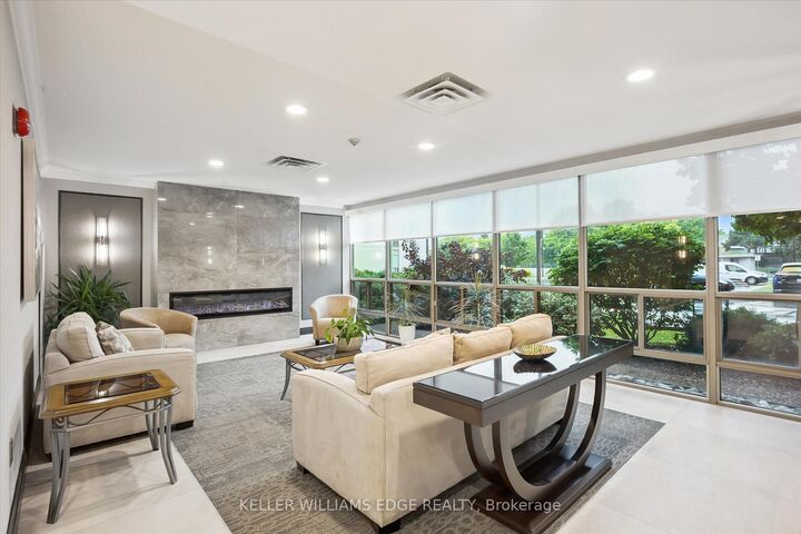 Property Photo: 5080 Pinedale Avenue 1105 ON L5L 5V7