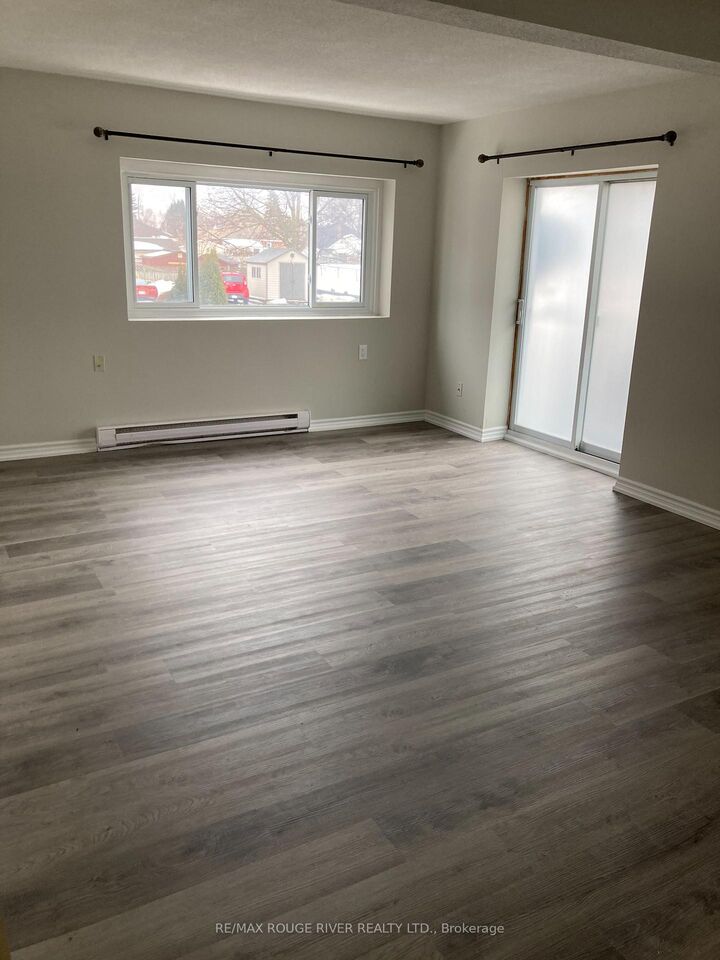 Property Photo: 14 Frank Street 4 ON L1C 2J4