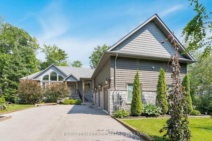 Property Photo: 7 Duquette Court ON L9M 0H3