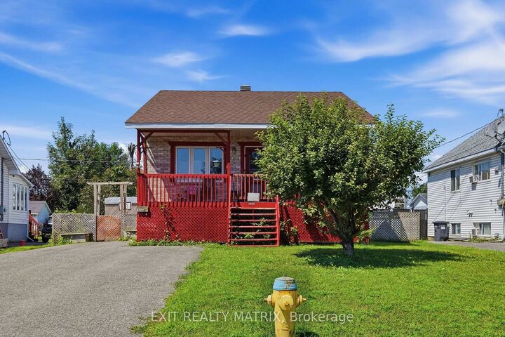 Property Photo:  300 Tupper Street  ON K6A 2V2 