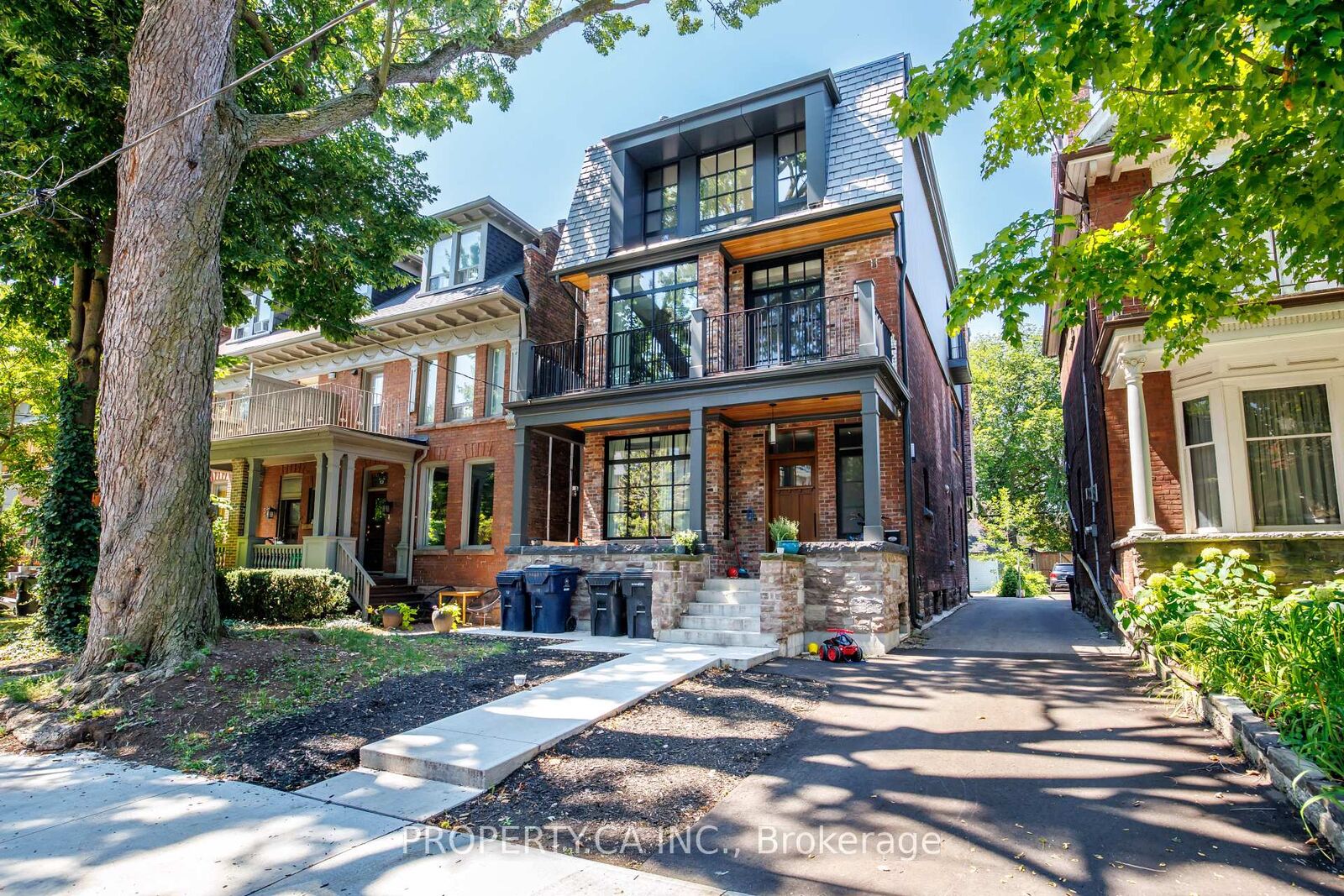 Property Photo: 54 Cowan Avenue #Main ON M6K 2N4