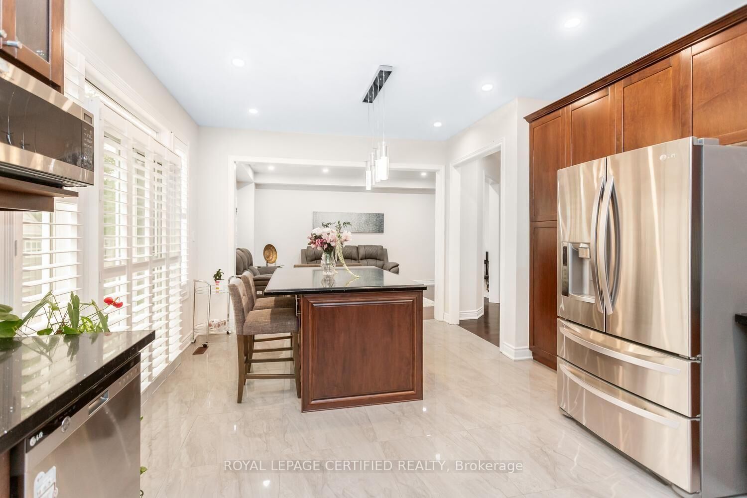 Property Photo: 5902 Agean Drive ON L5M 6R6