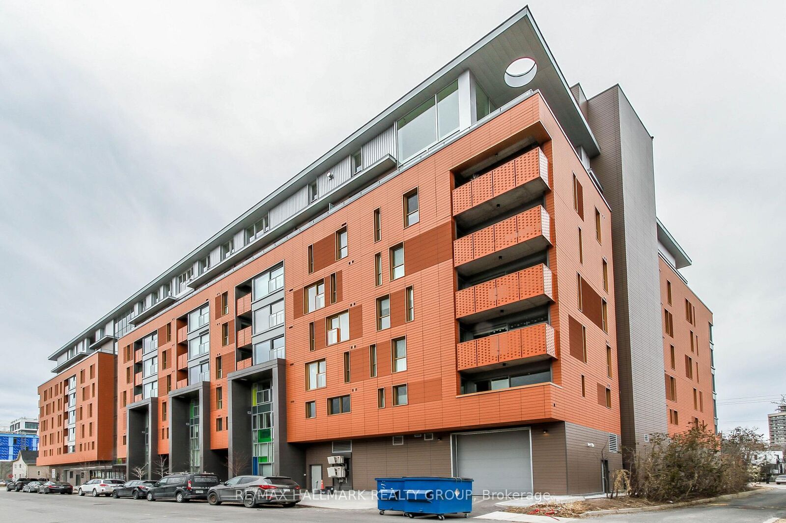 Property Photo: 135 Barrette Street 409 ON K1L 7Z9