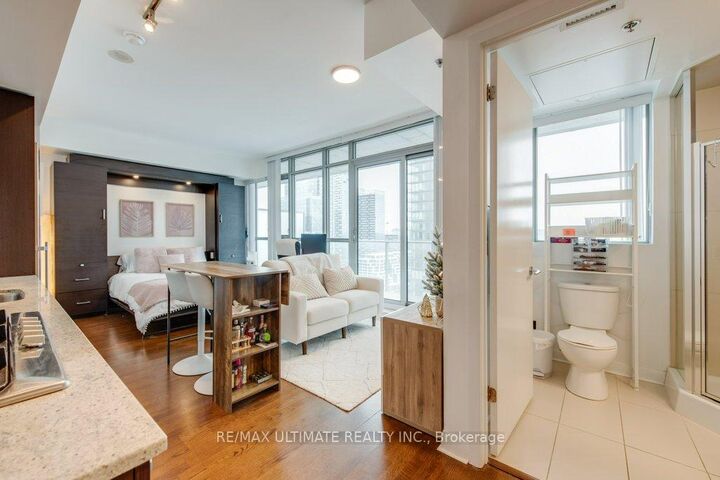 Property Photo: 375 King Street W 2710 ON M5V 1K5