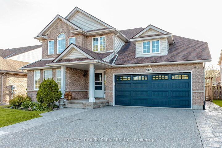 Property Photo: 7009 Kalar Road ON L2H 3J6