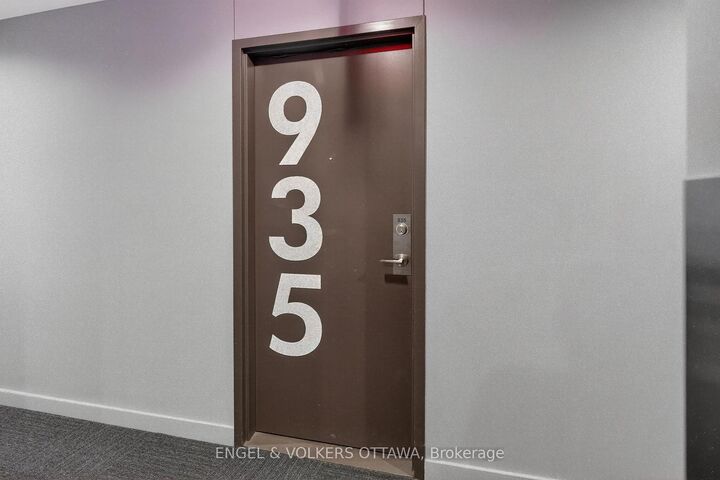 Property Photo: 340 McLeod Street 935 ON K2P 1A4