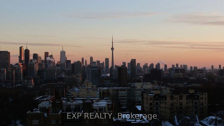 Property Photo: 160 Balmoral Avenue 905 ON M4V 1J7
