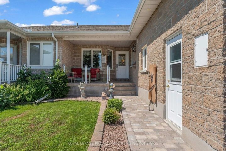 Property Photo: 523 Trimble Gate ON K7M 8Z2