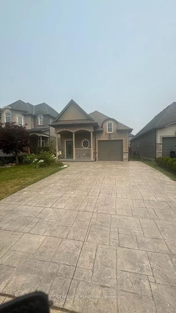 Property Photo: 8446 Jennfer Crescent ON L2H 0J3