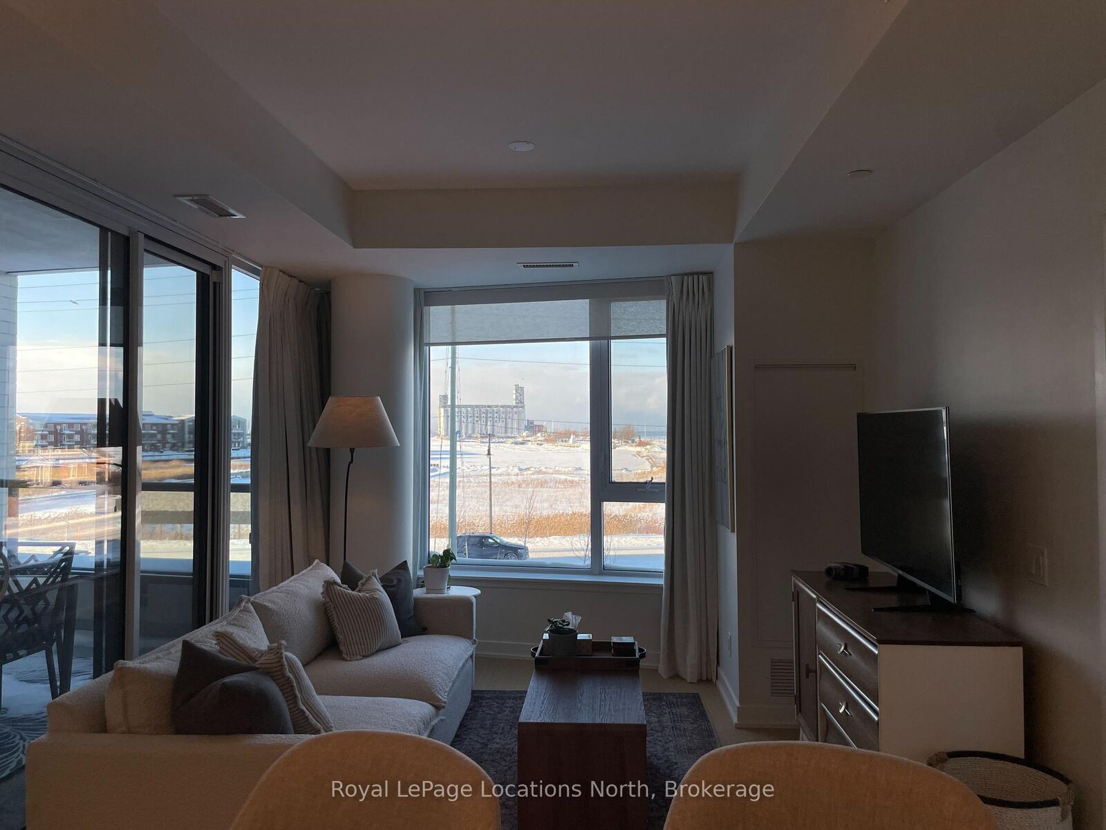 Photo de la propriété: 31 Huron Street 204 ON L9Y 5T7