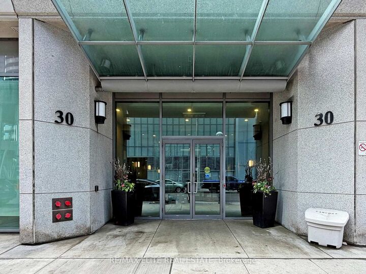 Property Photo: 30 Grand Trunk Crescent 1806 ON M5J 3A4
