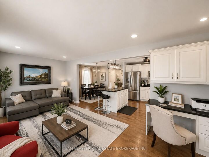 Property Photo: 400 Skyline Avenue 26 ON N5X 0B3
