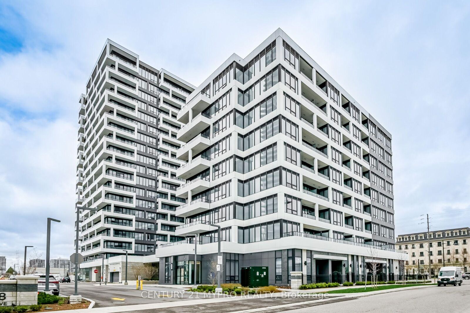 Property Photo:  38 Water Walk Drive 302  ON L3R 6M8 